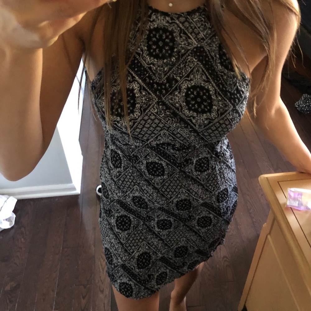 Black and white patterned dress
